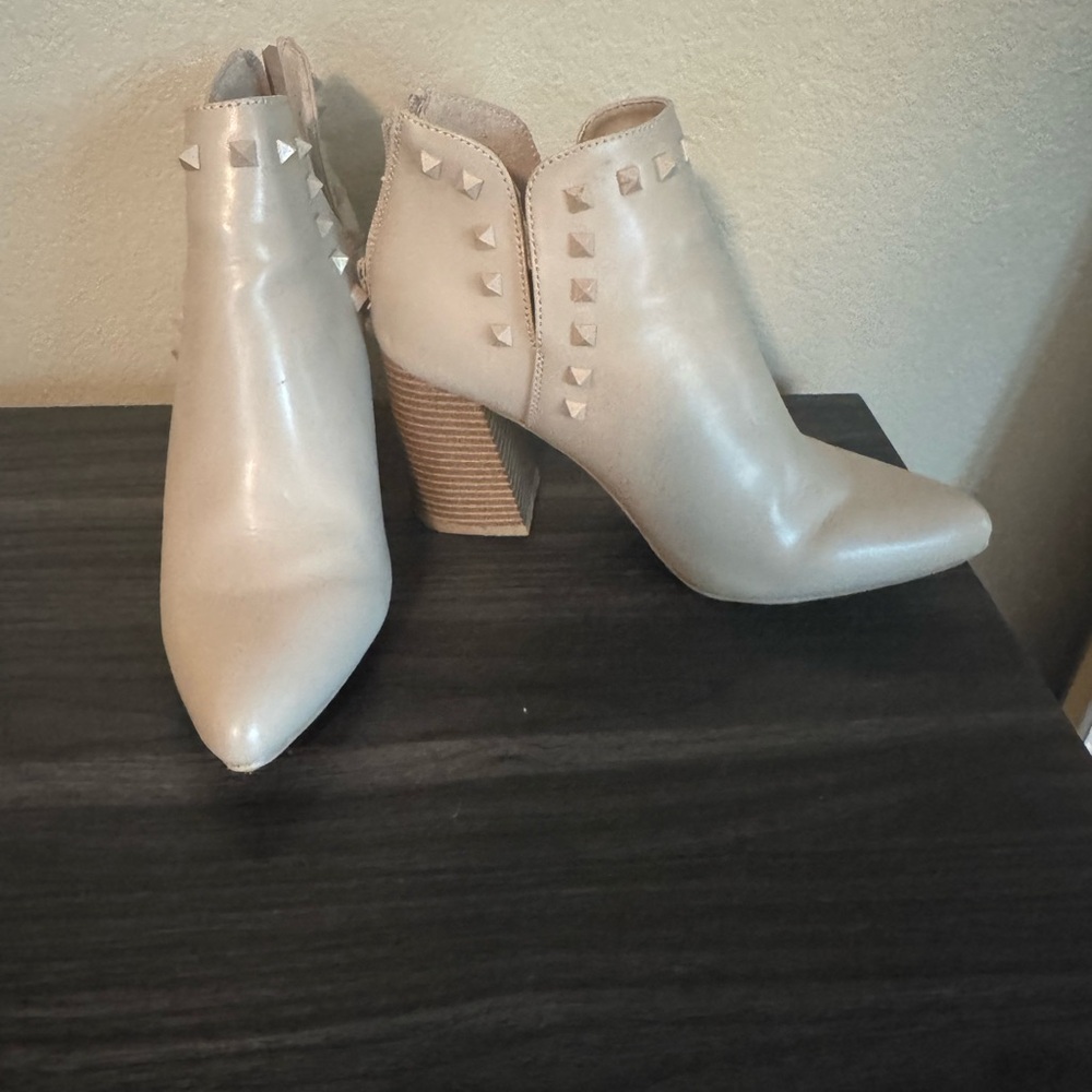 Women’s Mari A. Booties size 9